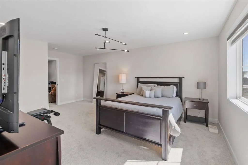 201 Cooperswood Green SW, #204