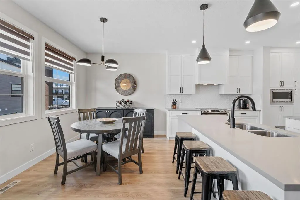 201 Cooperswood Green SW, #204