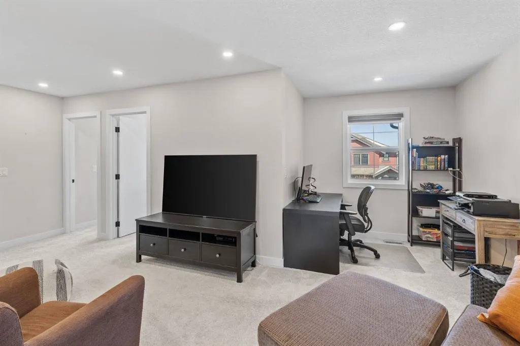 201 Cooperswood Green SW, #204