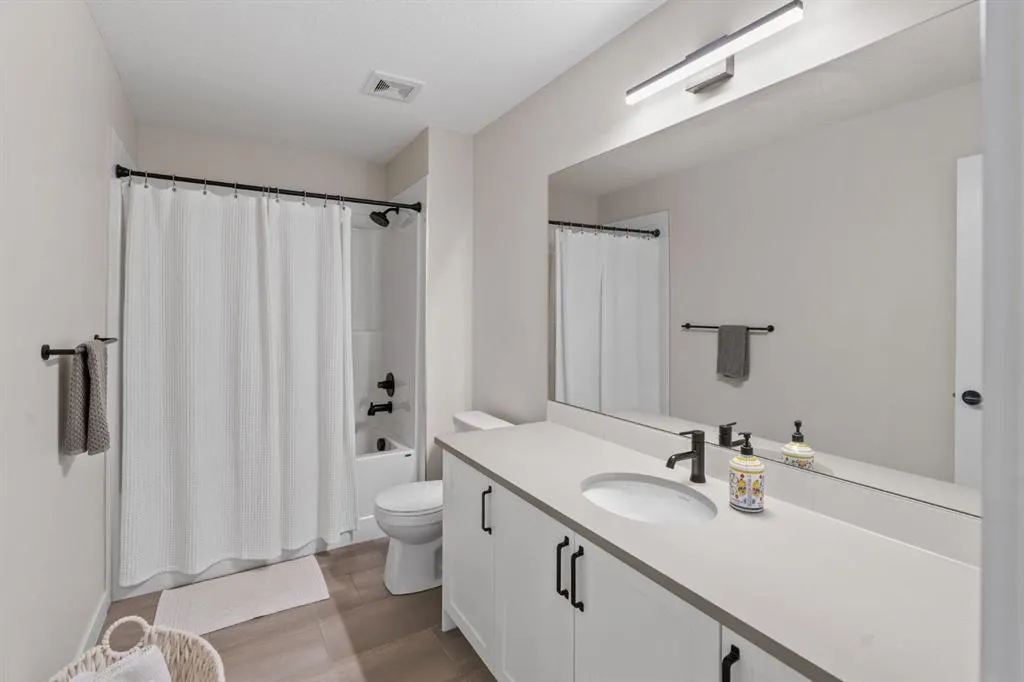 201 Cooperswood Green SW, #204