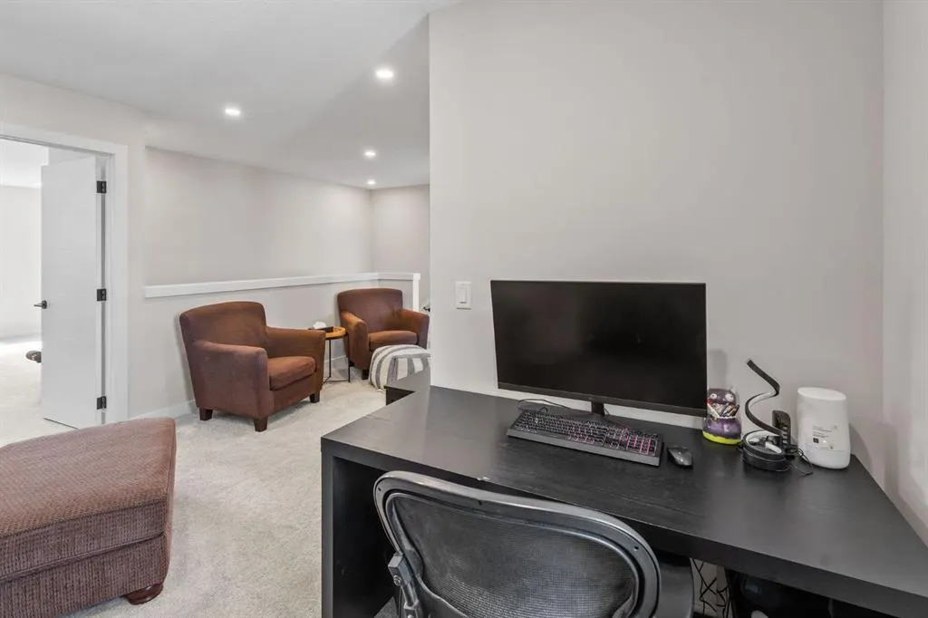 201 Cooperswood Green SW, #204