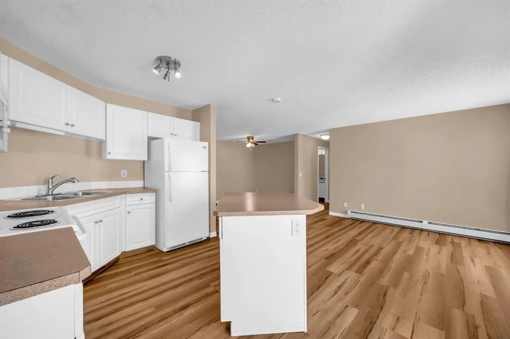 4204 Valleyview Park SE, #204