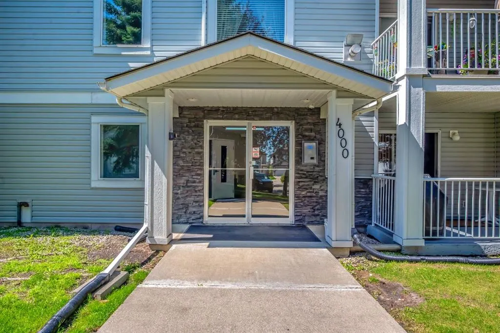 4204 Valleyview Park SE, #204