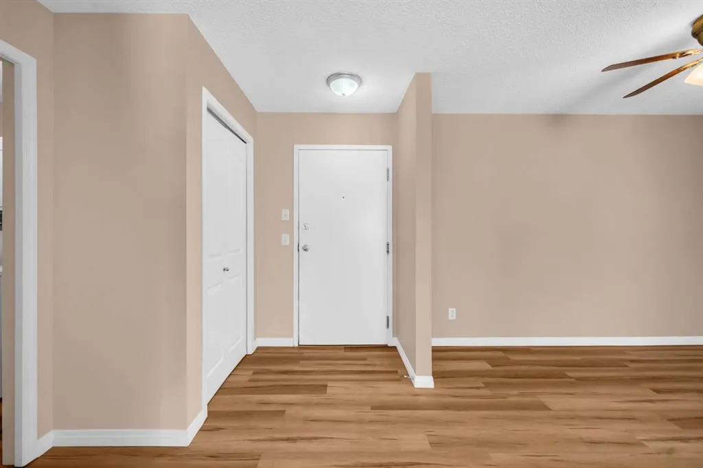 4204 Valleyview Park SE, #204