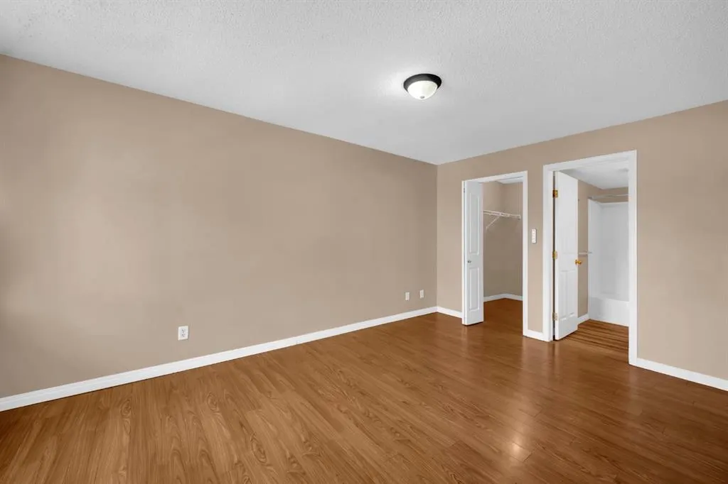 4204 Valleyview Park SE, #204