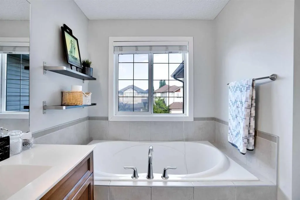 100 Cranberry Circle SE