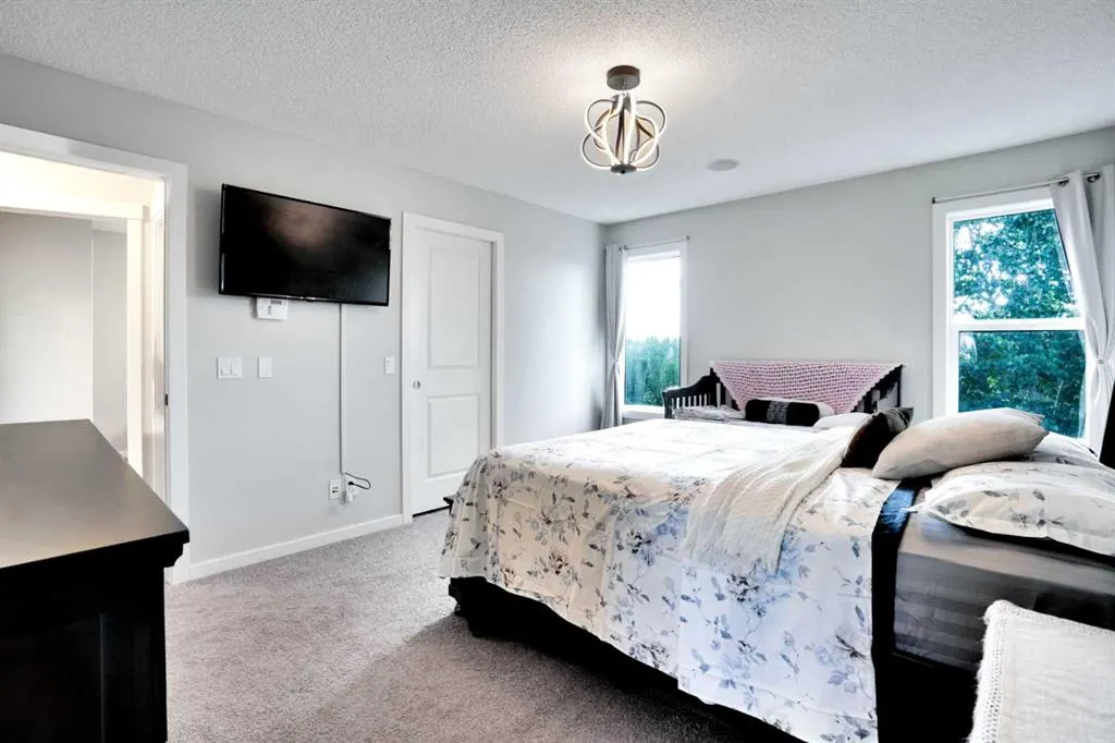 100 Cranberry Circle SE