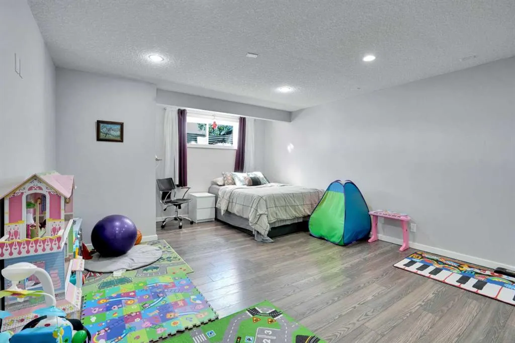 100 Cranberry Circle SE