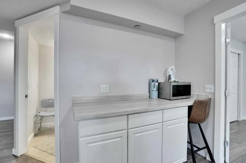 100 Cranberry Circle SE