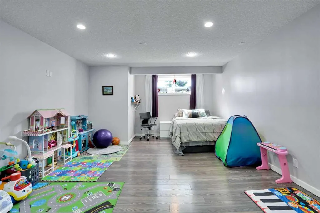 100 Cranberry Circle SE