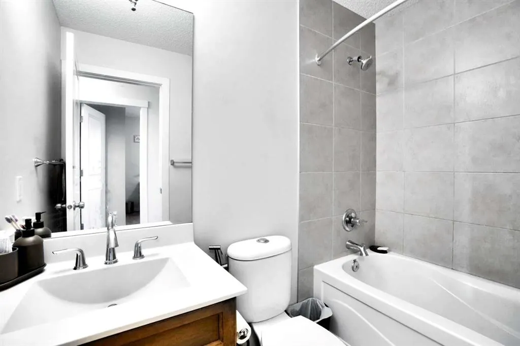 100 Cranberry Circle SE
