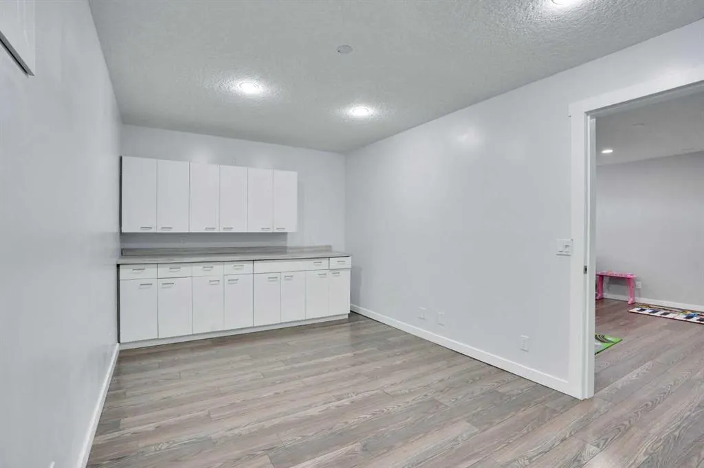 100 Cranberry Circle SE