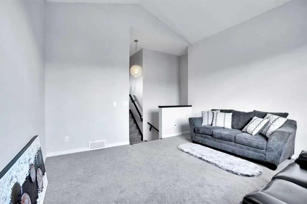 100 Cranberry Circle SE