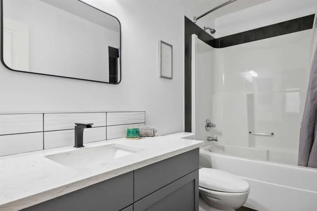 20 Mahogany Heath SE
