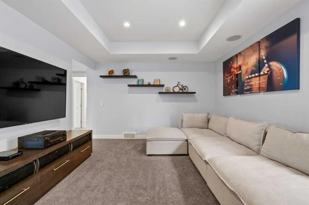 20 Mahogany Heath SE
