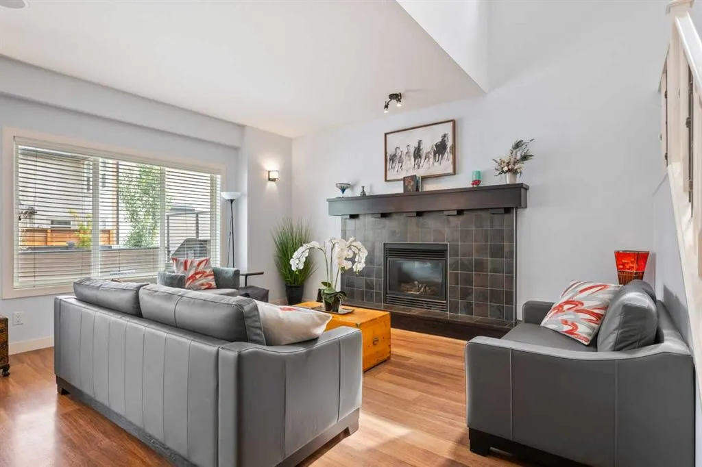 20 Mahogany Heath SE