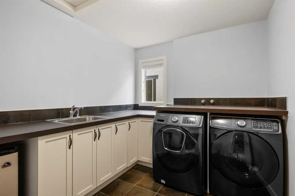 20 Mahogany Heath SE