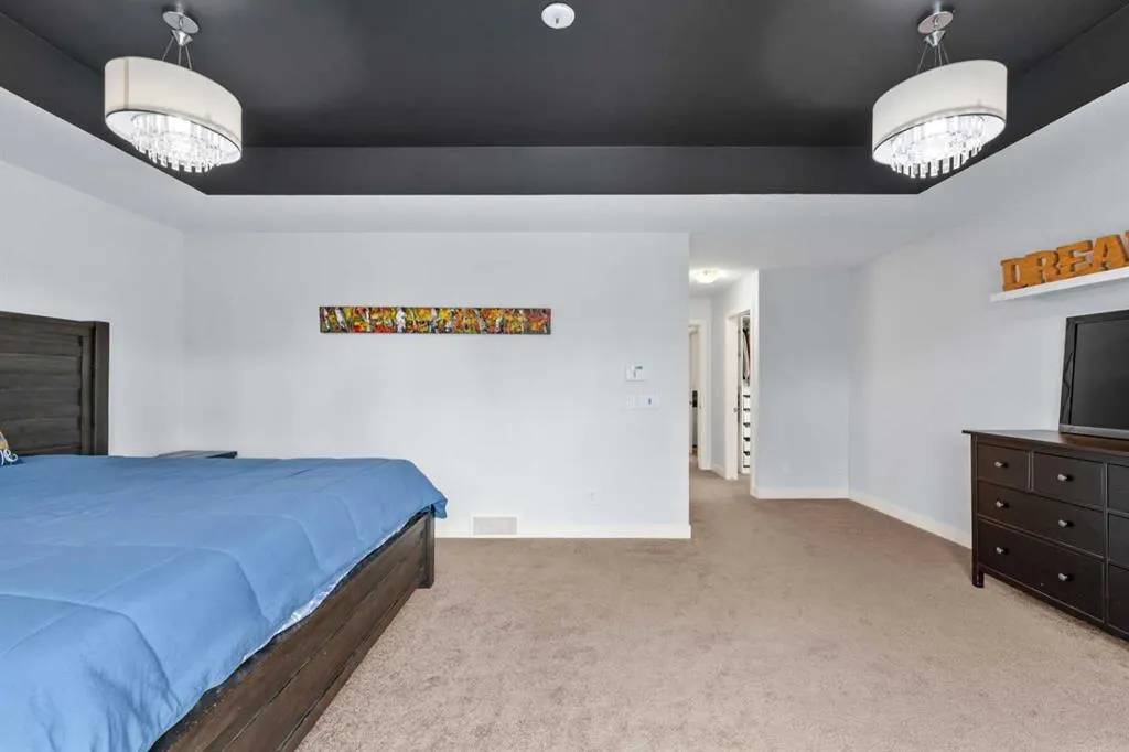 20 Mahogany Heath SE