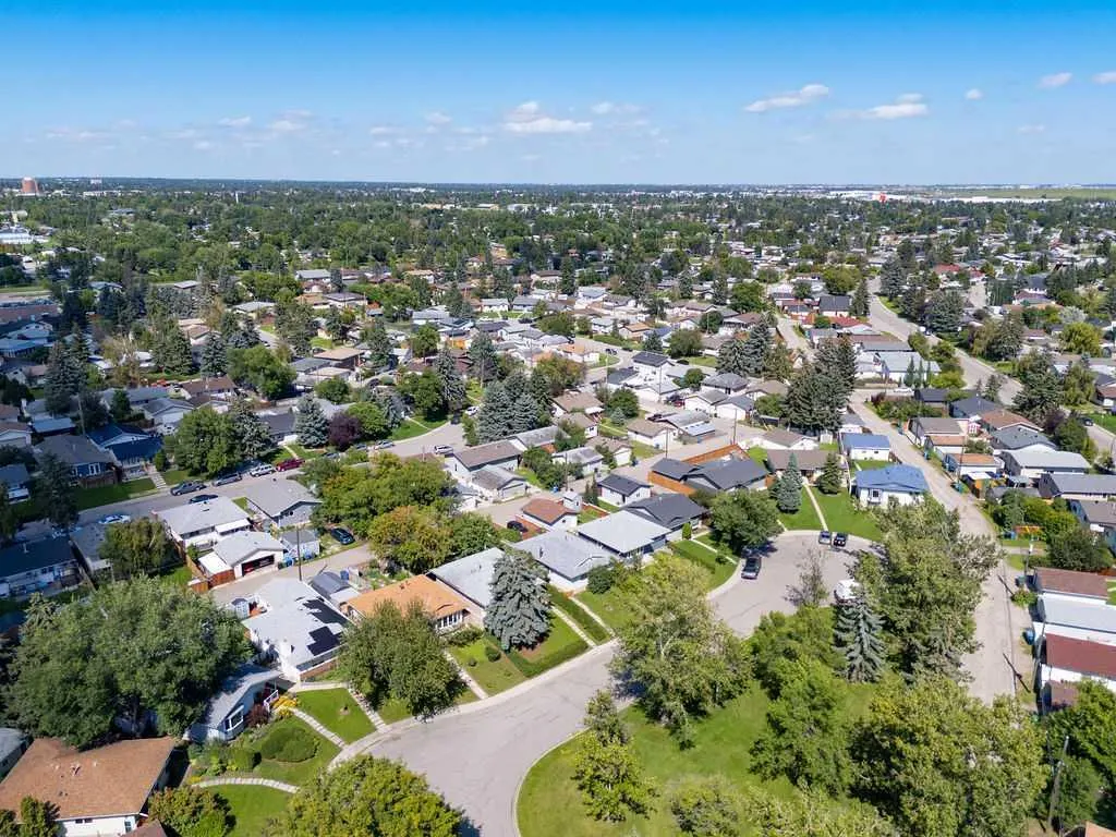 148 Dover Ridge Bay SE