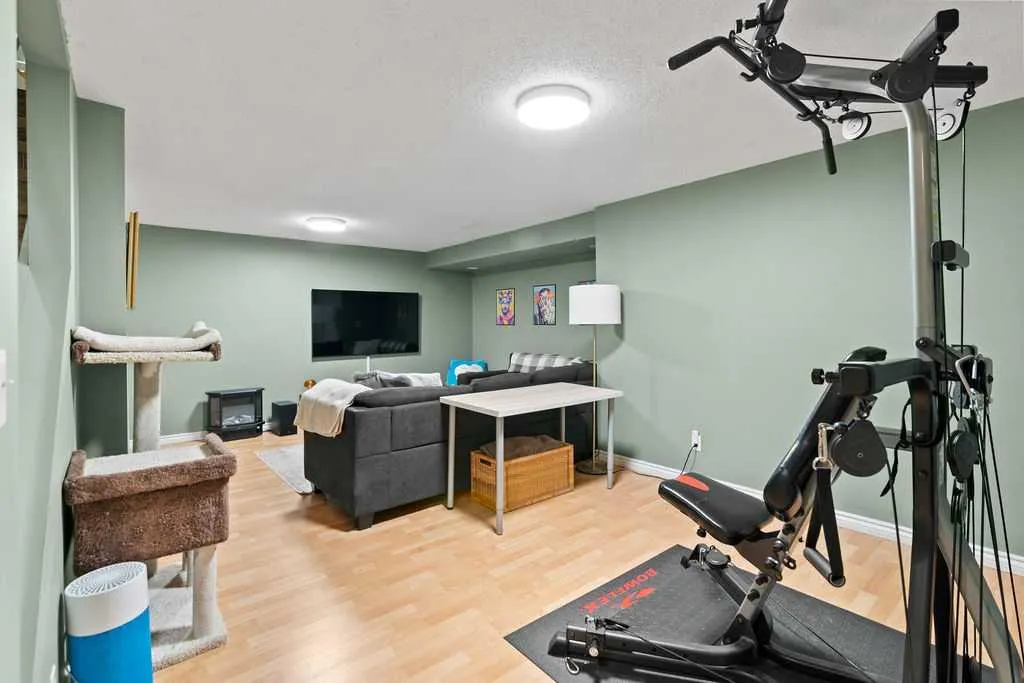 148 Dover Ridge Bay SE