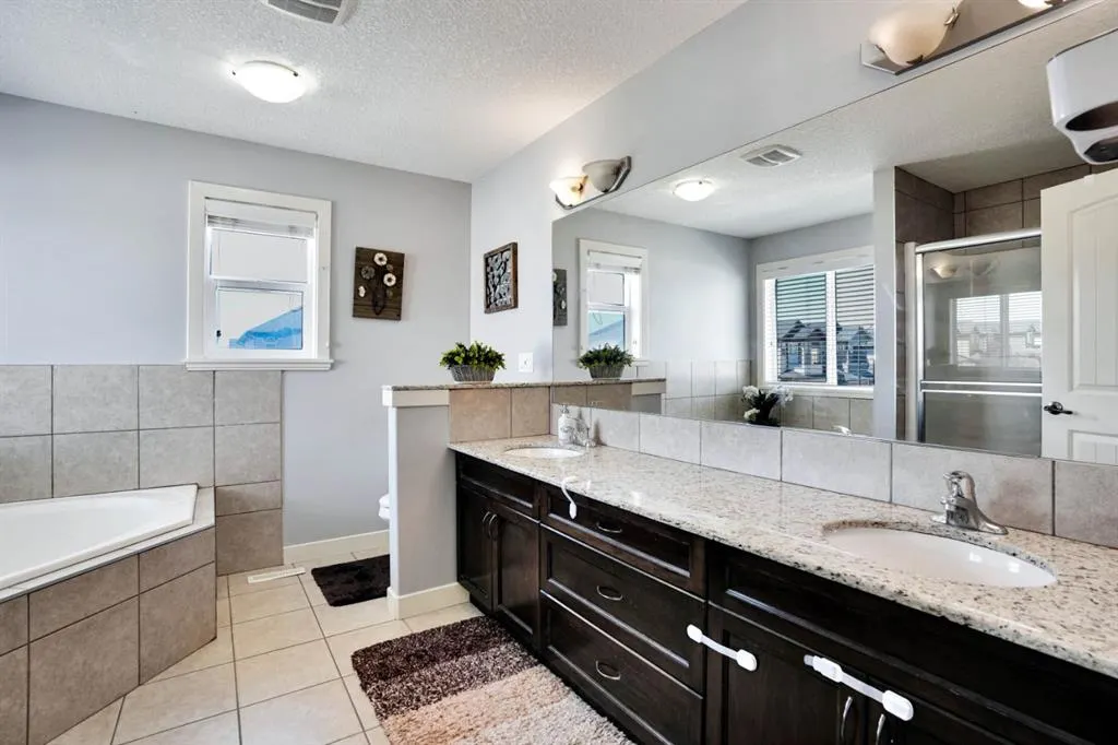 128 Taralake Common NE
