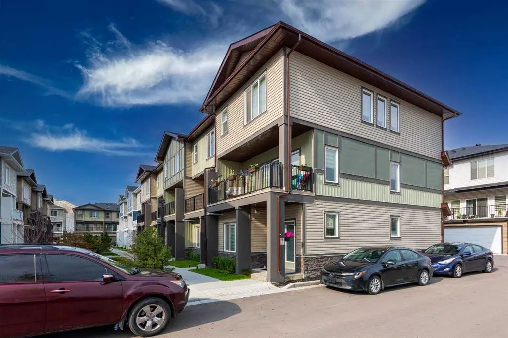 503 Corner Meadows Square NE