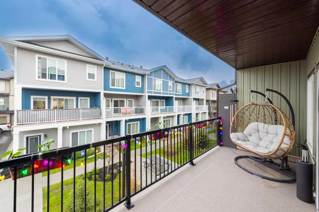 503 Corner Meadows Square NE