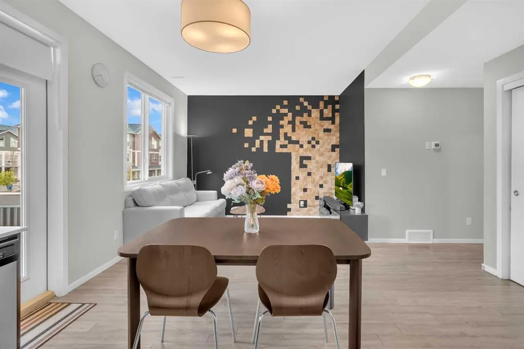315 Redstone NE, #201