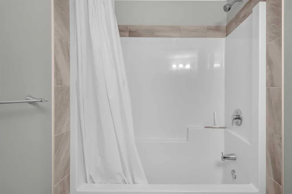 315 Redstone NE, #201