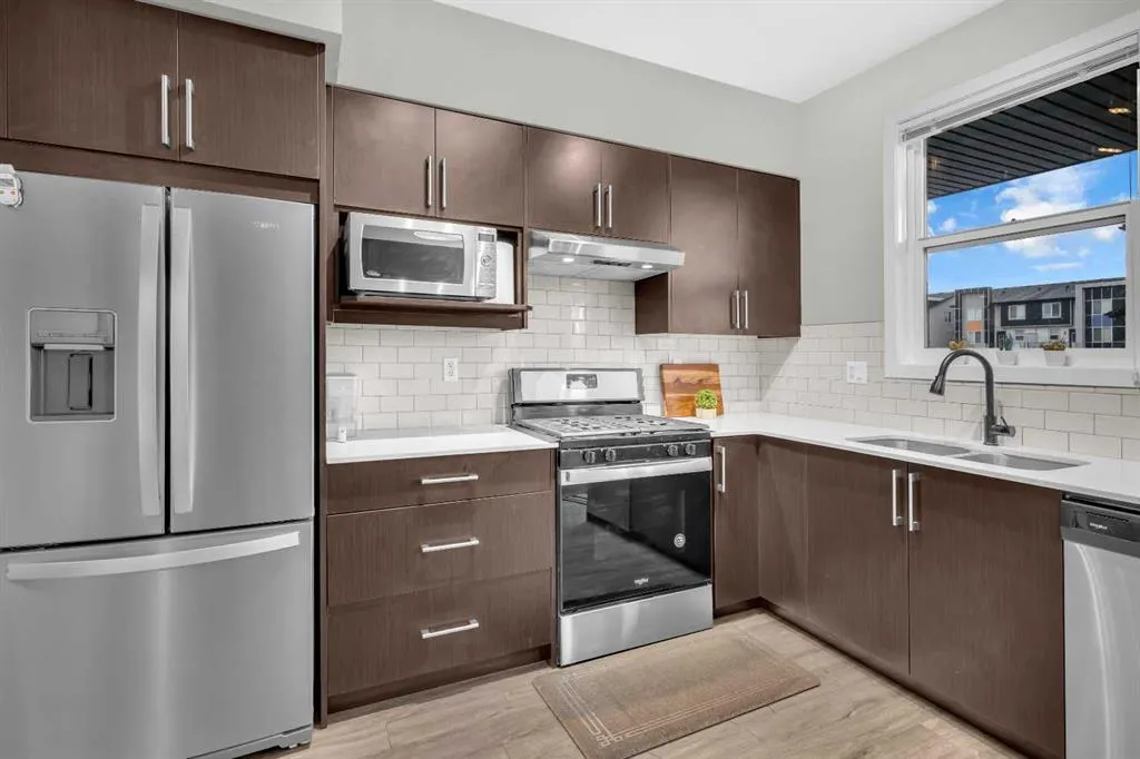 315 Redstone NE, #201