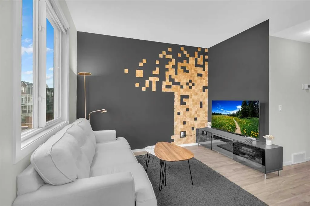 315 Redstone NE, #201