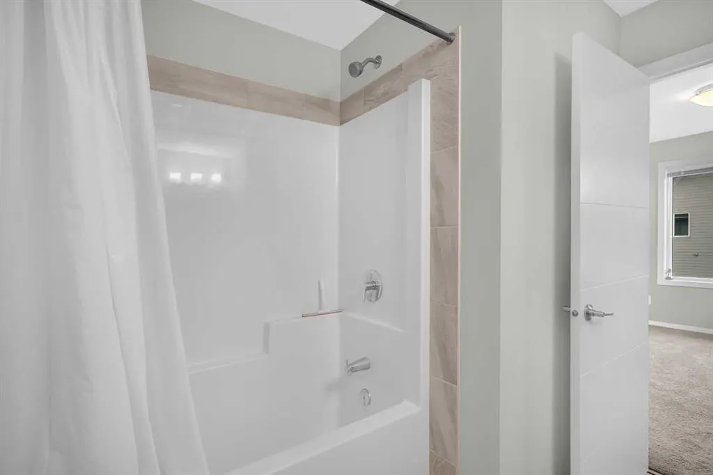 315 Redstone NE, #201