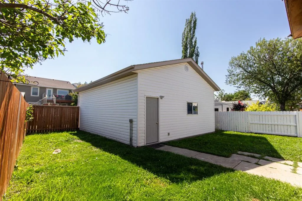 127 Ellenwood Drive