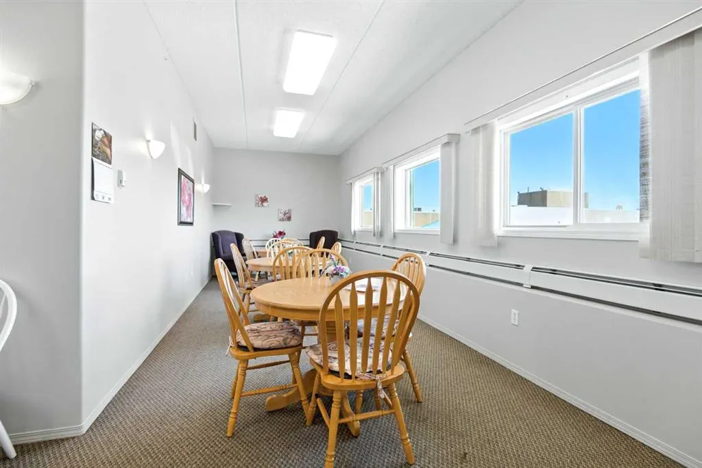 4319 49 Street, #401