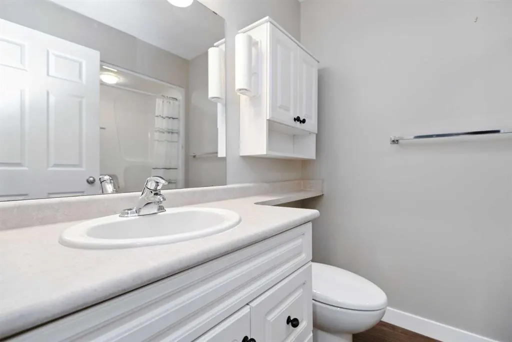 4319 49 Street, #401