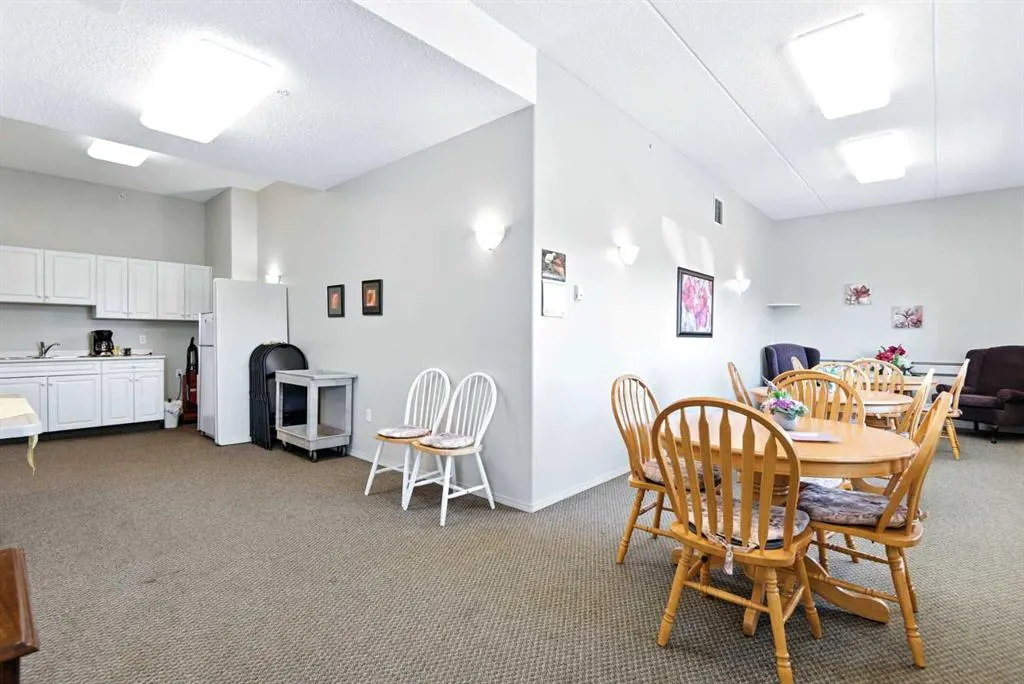 4319 49 Street, #401
