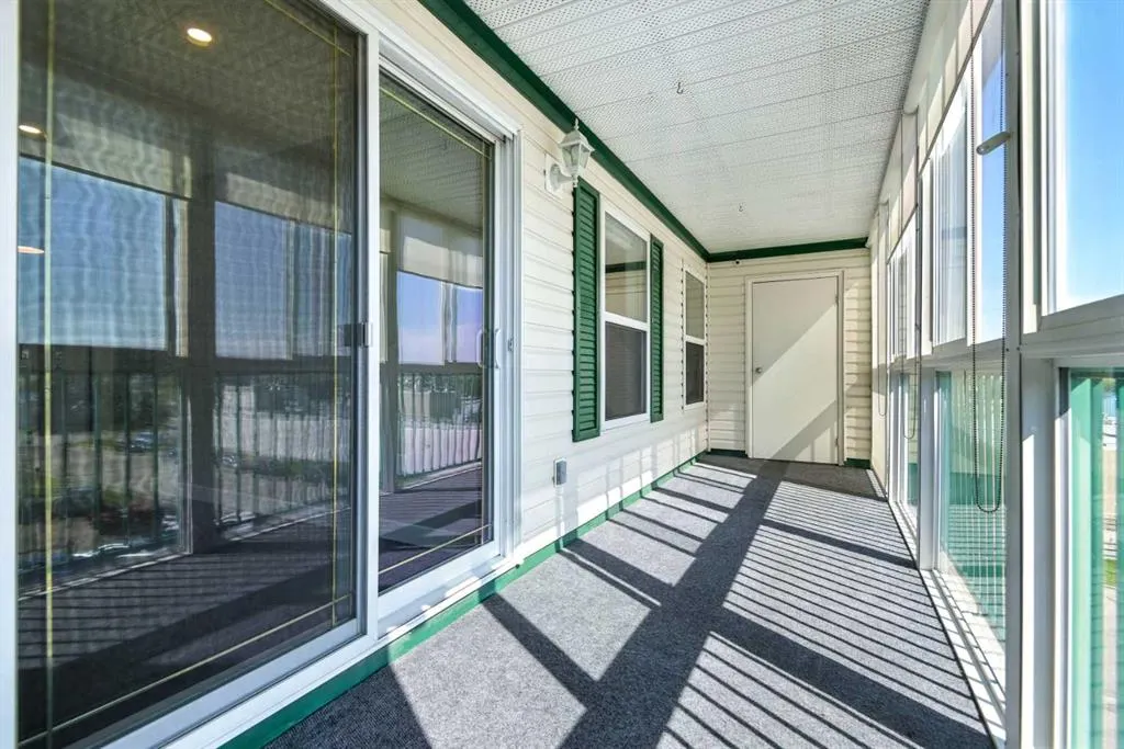 4319 49 Street, #401