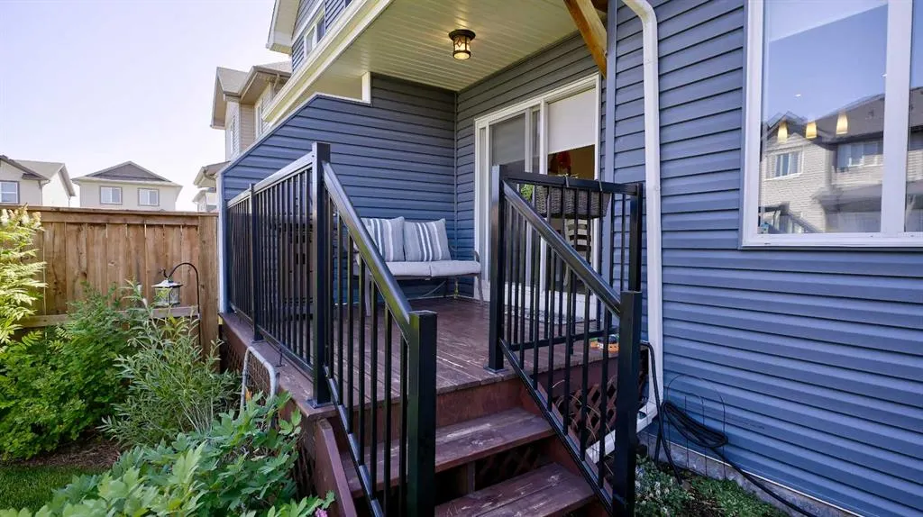 135 Reunion Loop NW
