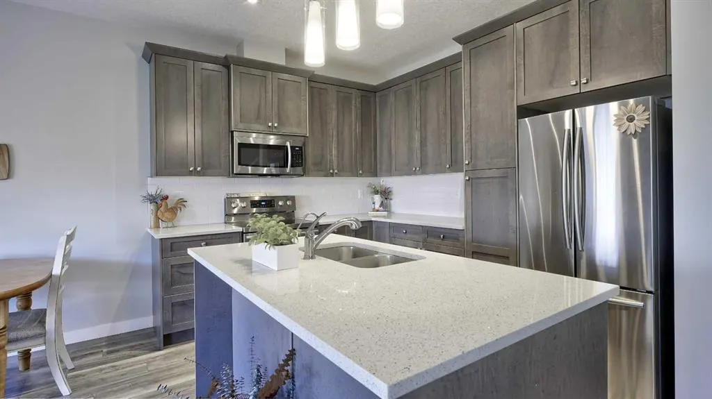 135 Reunion Loop NW