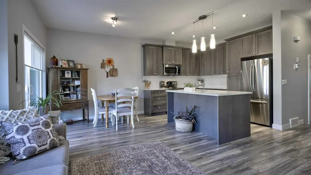 135 Reunion Loop NW