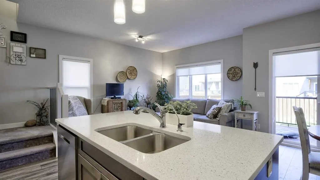 135 Reunion Loop NW