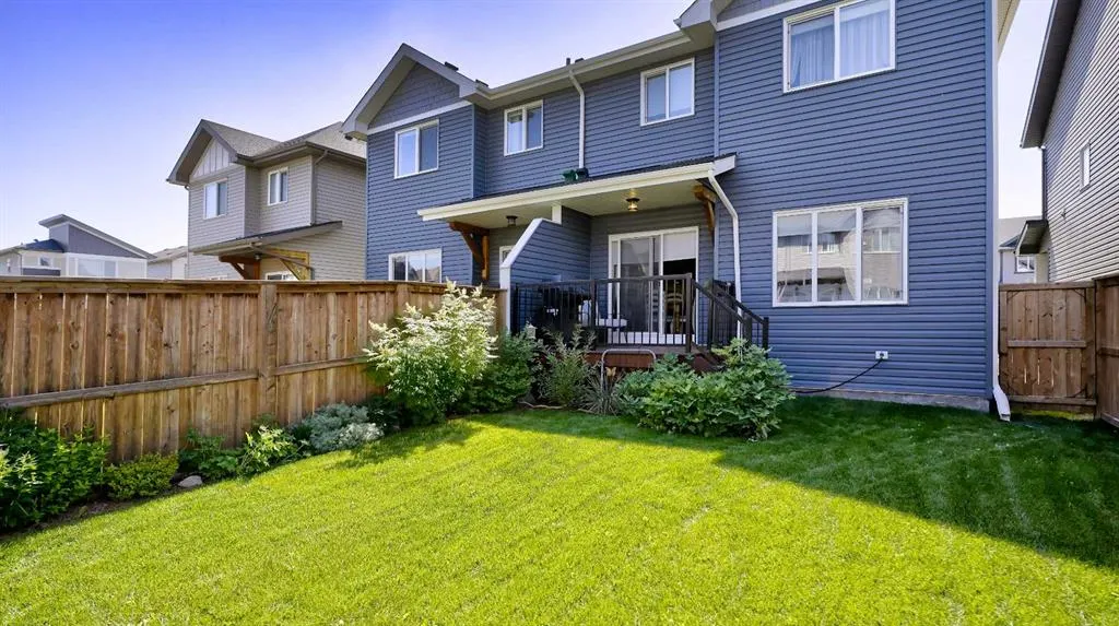 135 Reunion Loop NW