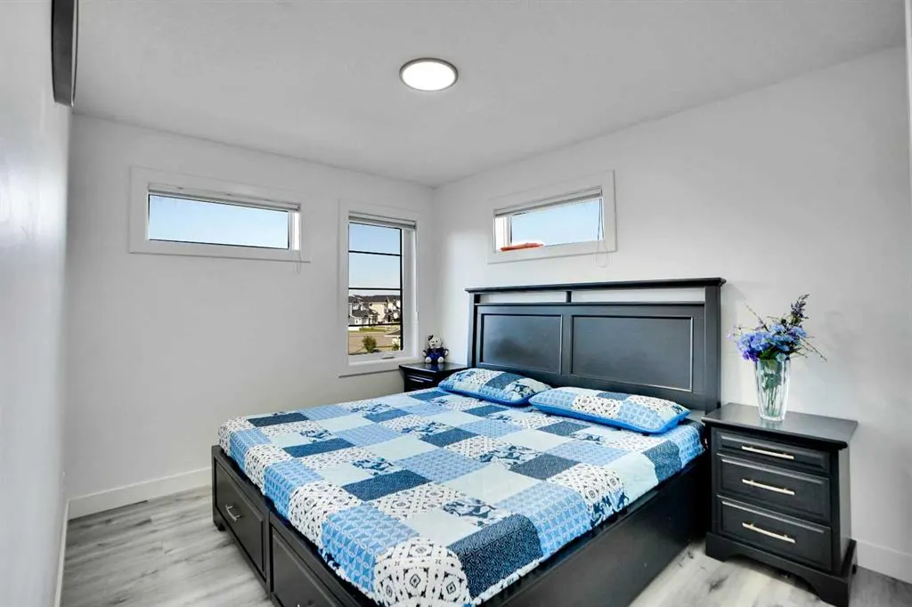 32 Redstone Court NE