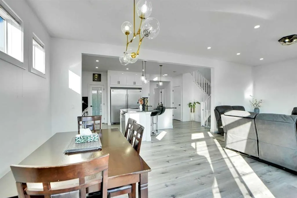 32 Redstone Court NE