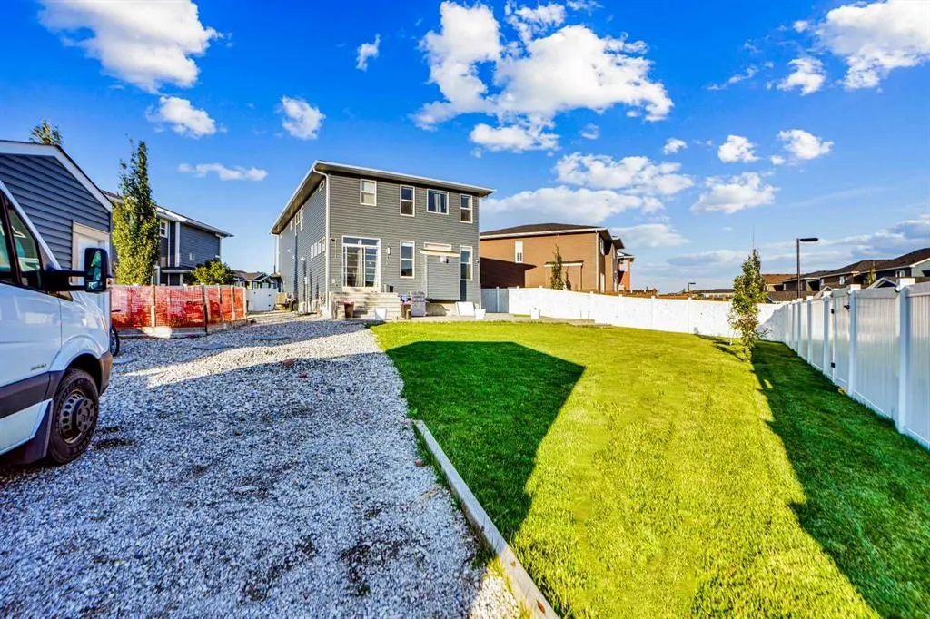 32 Redstone Court NE