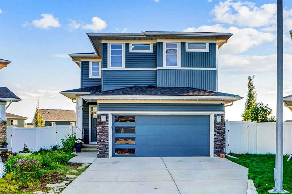 32 Redstone Court NE