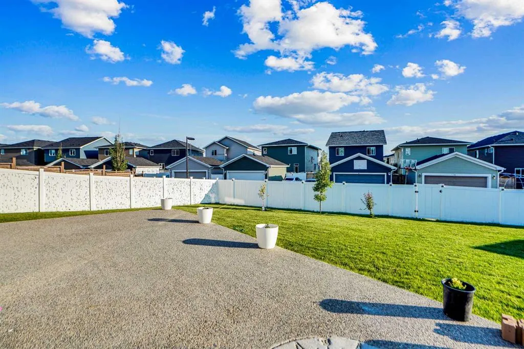 32 Redstone Court NE