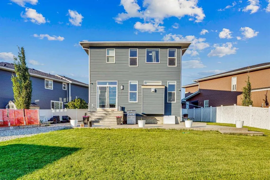 32 Redstone Court NE