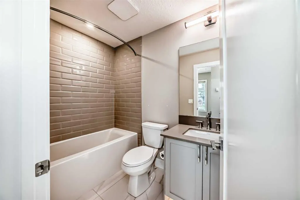 1702 17 Avenue SW, #115