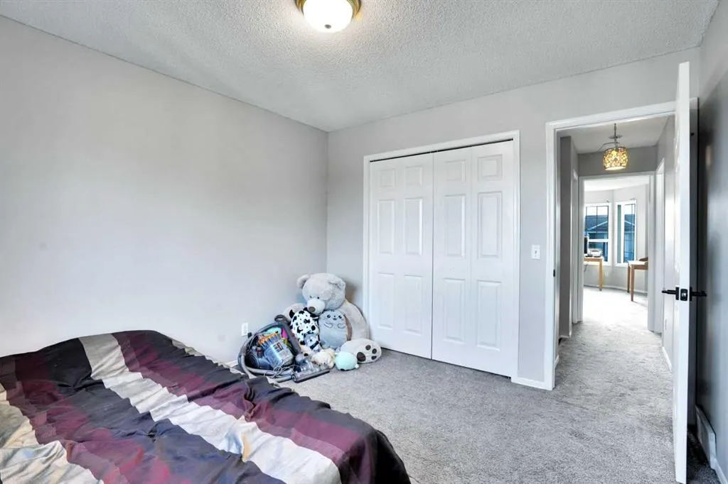 8 Woodside Circle NW